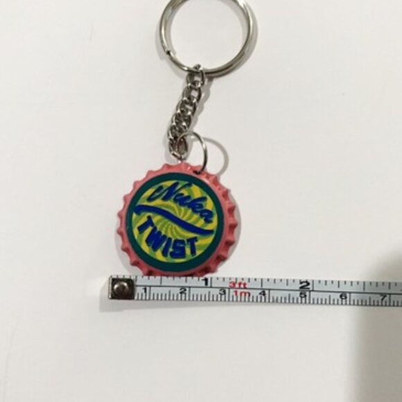 Fallout 4 Nuka Twist Cap Keychain - 3.5inch Gaming Keychain - Picture 6 of 7